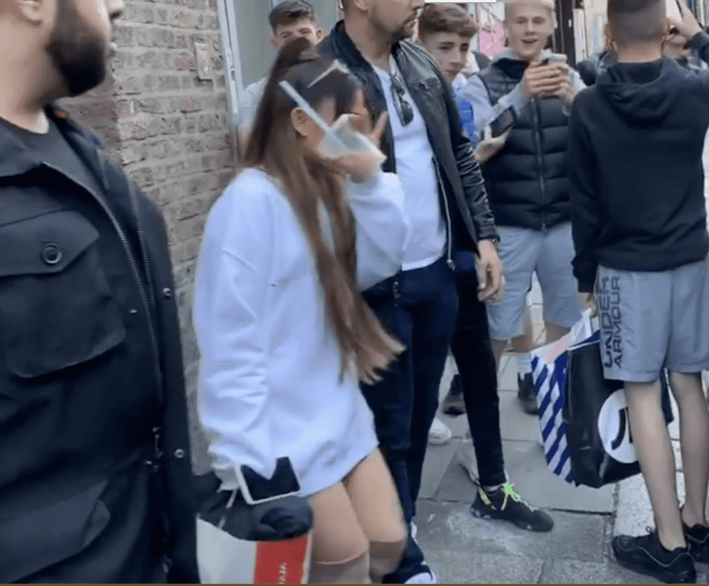Ariana Grande Was Spotted Shopping In A Popular Dublin Vintage Store Yesterday