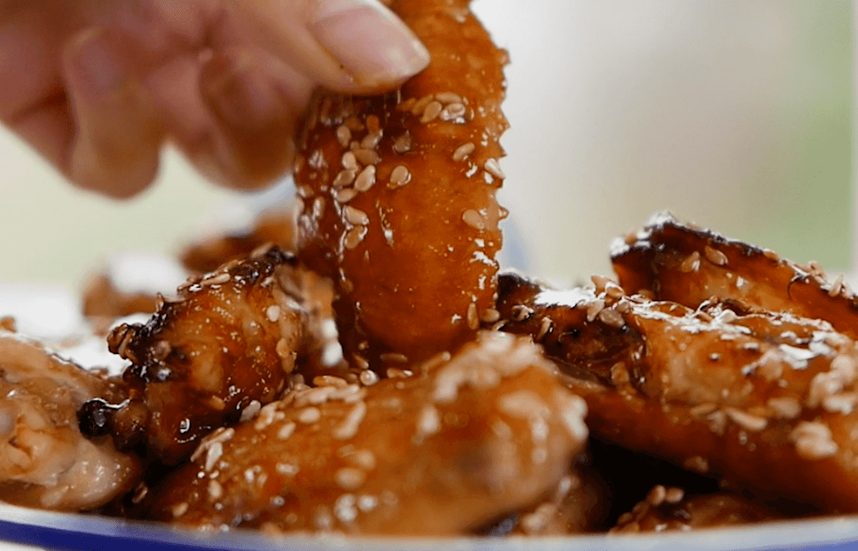 How to make delicious honey glazed wings at home