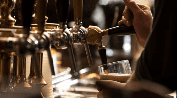 Dublin publicans clarify whether customers can walk in without a booking