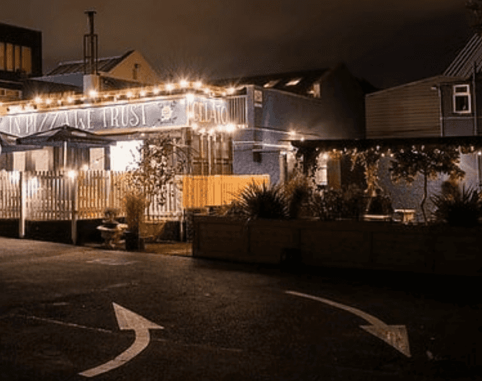 Dublin restaurant opens ‘pints and pizza’ drive-thru service for the lockdown