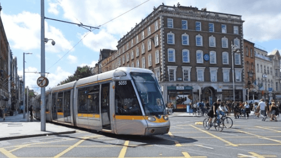 TD “distracted by Man United match” apologises for not wearing mask on Luas