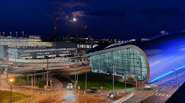 Dublin Airport have put up their Christmas tree and it is spectacular