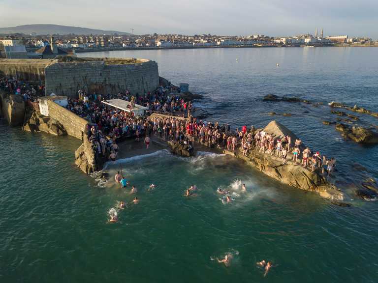 Gardaí and HSE urge public not to visit the Forty Foot on Christmas Day