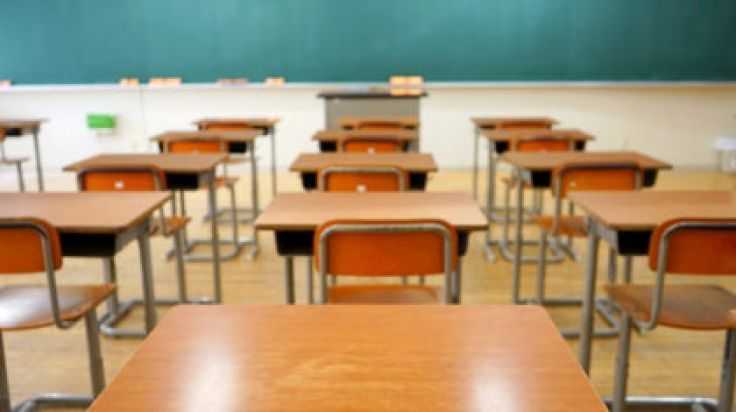 Taoiseach: Not all students will be back in school by mid-March