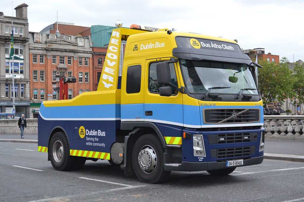Dublin Bus needs help naming their adorable recovery truck after Twitter falls in love with it