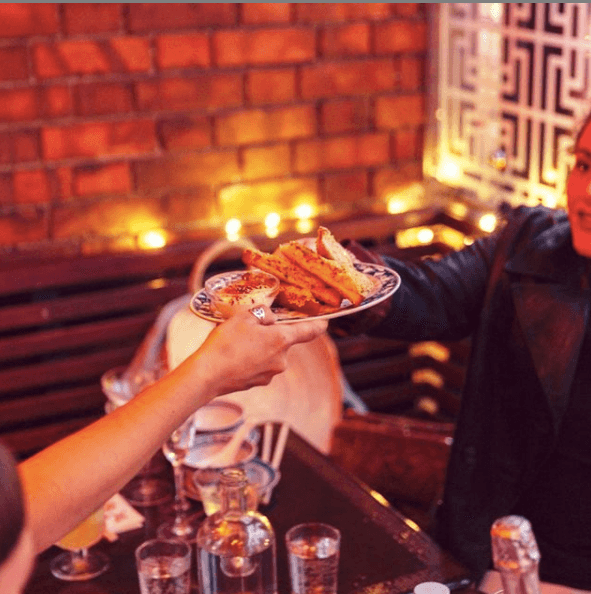 Welcome, Hawker – Hang Dai’s new takeaway window serving food and cocktails