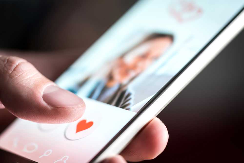 The HSE has partnered with dating apps to promote the rollout of the Covid-19 vaccine