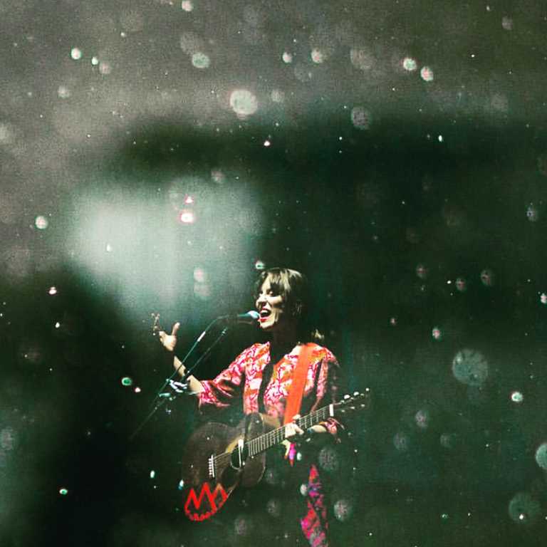 Feist donates merch proceeds from Dublin’s Arcade Fire gig to Women’s Aid