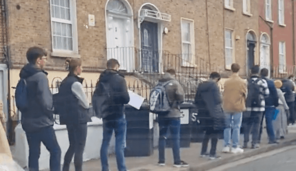 Video shows dozens of people queuing to view a rental property in Cabra