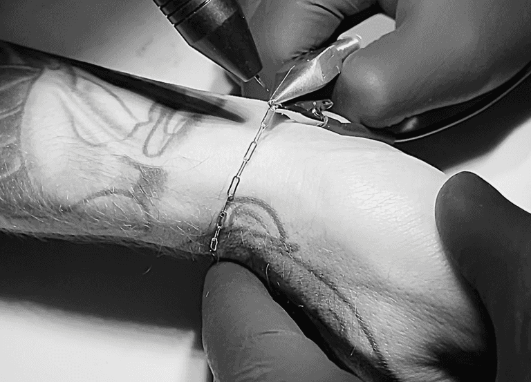 The viral ‘welded forever bracelets’ are now available in Dublin