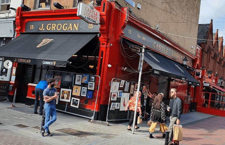 Grogans is holding an art exhibition to support local artists today Grogans is holding an art exhibition to support local artists today