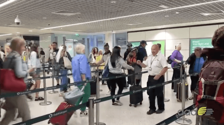 ‘Relentlessly peppy’ airport worker goes viral for keeping security queue entertained ‘Relentlessly peppy’ airport worker goes viral for keeping security queue entertained