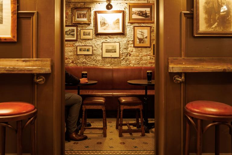 Dublin’s newest snug bar is offering €5 pints this Bank Holiday weekend Dublin’s newest snug bar is offering €5 pints this Bank Holiday weekend